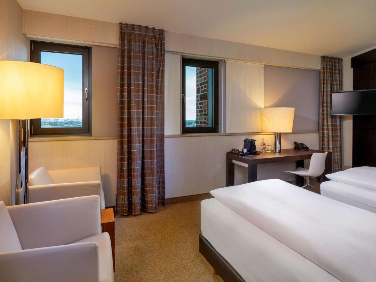Moevenpick Hotel Hamburg City Exterior photo