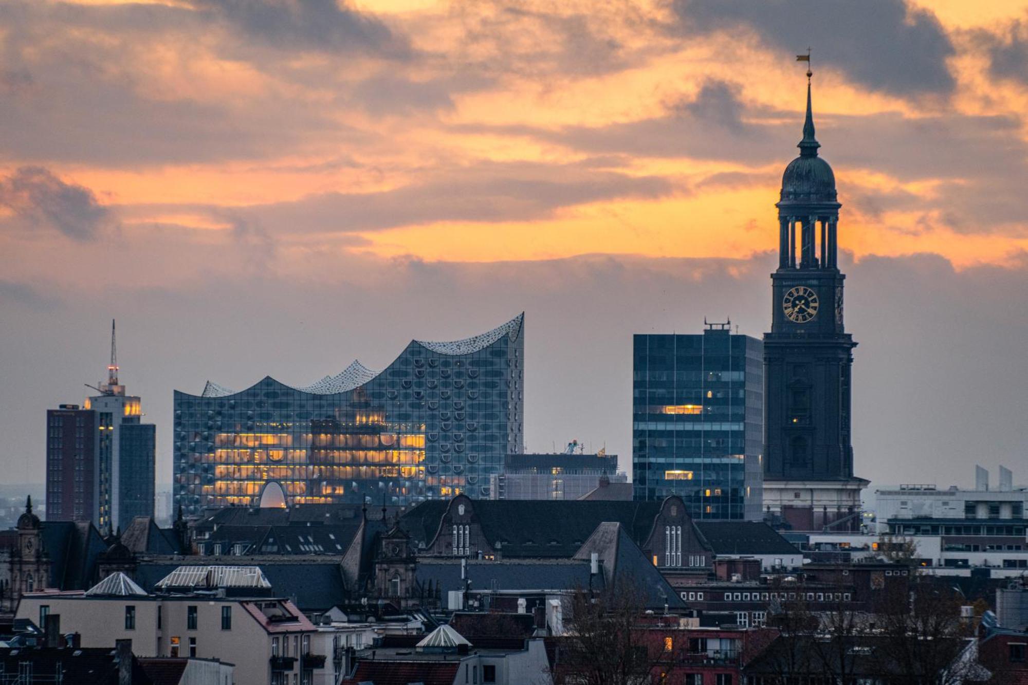 Moevenpick Hotel Hamburg City Exterior photo